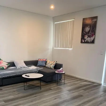 Modern Apt In Liverpool Cbd Exterior photo